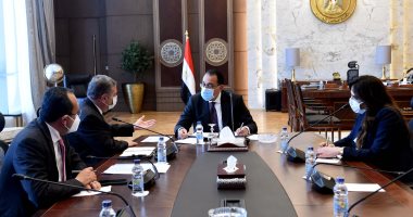 رئيس الوزراء يتابع الموقف التنفيذى لخطط توطين صناعة السيارات الكهربائية بمصر
