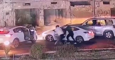 شاهد بالفيديو عملية اختطاف مرعبة لرجل في بغداد على طريقة "المافيا"