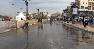حملات نظافة يومية بشوارع مدينة الأقصر ورفع 10 أطنان قمامة وأتربة.. صور
