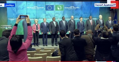 الرئيس السيسي يلتقط صورة تذكارية مع قادة القمة الأفريقية الأوروبية