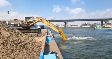 قناة السويس تجرى أكبر عملية تكريك لـ2 مليون متر مكعب رمال بنيل سوهاج.. لايف
