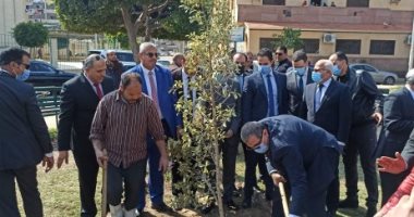 وزير القوى العاملة ومحافظ بورسعيد يطلقان مبادرة "هنجملها" لزراعة 1000 شجرة 