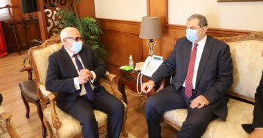 محافظ بورسعيد يستقبل وزير القوى العاملة فى بداية جولته بالمحافظة