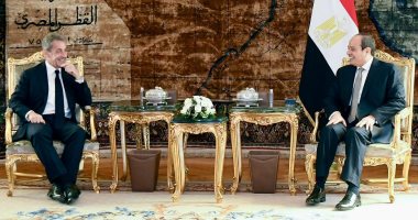 الرئيس السيسي يستقبل "ساركوزى" ويشيد بالمسار الإيجابى للعلاقات مع فرنسا