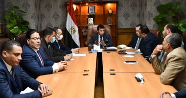 وزير الشباب والرياضة يلتقى مجلس إدارة نادى الترسانة (صور)