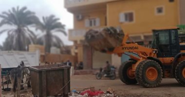 مدينة الضبعة بمطروح تعيد صيانة وتأهيل صناديق جمع القمامة بعد تهالكها