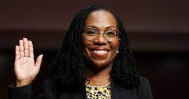 نيويورك تايمز: تعيين أول قاضية من السود بالمحكمة العليا يجعلها تمثل أمريكا