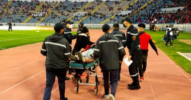 إصابة مشجع مغربى بحالة إغماء بسبب التكدس الجماهيري قبل مواجهة الزمالك والوداد