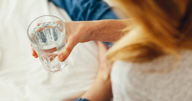 ماذا يحدث فى جسمك عند شرب الماء قبل الأكل؟
