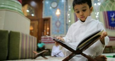 سلى صيامه.. 8 أفكار ممتعة تجعل طفلك يستقبل شهر رمضان بحماس