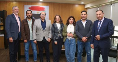 سفارة كولومبيا بالقاهرة تهدى كتب ماركيز وفرانكو لمكتبة مصر العامة