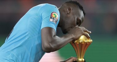 كاف يحتفل بعيد ميلاد الحارس السنغالى ميندى: بطل كأس الأمم الإفريقية الأخيرة