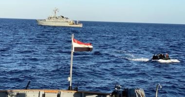 القوات البحرية المصرية والفرنسية تنفذان تدريبين بحريين عابرين بنطاق الأسطول الجنوبى
