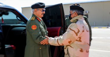 قائد الجيش الليبى خليفة حفتر يفتتح مدرسة تدريب تابعة للواء 106