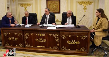 "شكاوى النواب" توافق على 9 اقتراحات لتطوير العشوائيات وخدمة المصريين بالخارج