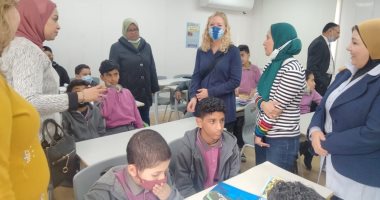 التعليم: وفد من مؤسسة ديسكفرى يتعرف على تجربة تطوير التعليم بمدارس القاهرة