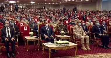 الرئيس السيسى يشاهد فيلما تسجيليا بعنوان: "الجيش الأبى" .. فيديو