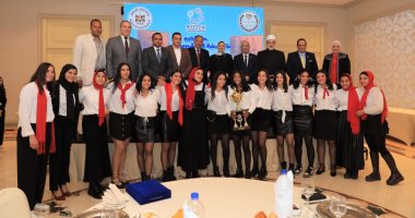 "التعليم" تكرم الطلاب الفائزين فى بطولة كأس العالم لكرة اليد بصربيا 2021