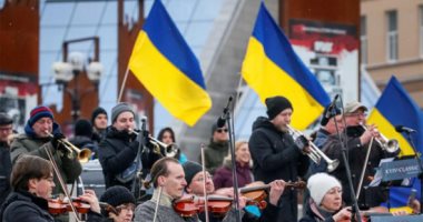 عزف الموسيقى الأوكرانية فى مواجهة صواريخ روسيا