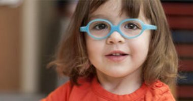 أعراض المياه الزرقاء على العين عند الأطفال وطرق العلاج