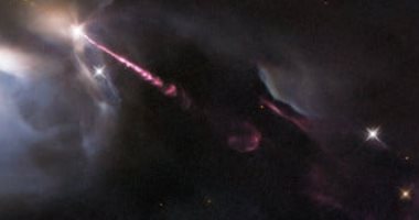 صورة للتلسكوب هابل تظهر انفجارات حيوية لنجم شاب .. التفاصيل