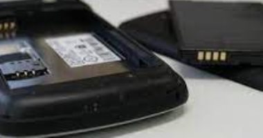 أوروبا تستعد لإعادة البطارية المحمولة للهواتف الذكية