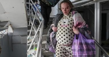 قصة طفلة ولدت من رحم الحرب الروسية الأوكرانية.. صور