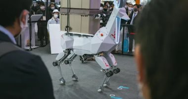 شركة كاواساكى تصنع روبوتا جديدا يشبه عنزة آلية قابلة للركوب
