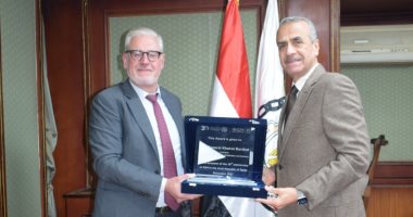 منظمة الهجرة الدولية تمنح جهاز الإحصاء المصرى جائزة " أصدقاء المهاجرين"