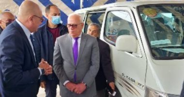 محافظ بورسعيد يتفقد معرض "إحلال سيارات الركاب" ويوجه بمنع الإشغالات.. صور