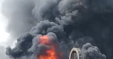 إصابة 14 شخصًا وتضرر عشرات المحلات فى حريق سوق المباركية التراثى بالكويت