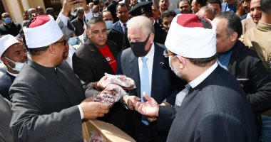 وزير الأوقاف ومحافظ جنوب سيناء يشهدان توزيع 2 طن من لحوم صكوك الإطعام