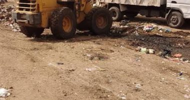 محافظ المنيا يوجه بتكثيف حملات رفع تراكمات القمامة وصيانة أعمدة الإنارة
