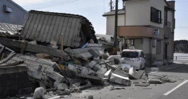 انهيار مبانٍ وهبوط أراضٍ وانقطاع كهرباء.. آثار وخسائر زلزال اليابان