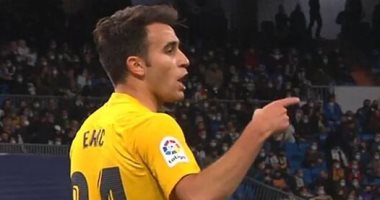 مدافع برشلونة يسخر من فينيسيوس بسبب الكرة الذهبية
