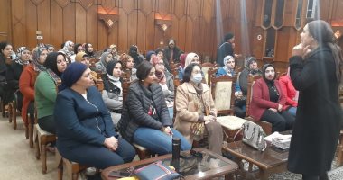 "القومى للمرأة" بالإسكندرية ينظم ورشة عمل "لم الشمل" للرائدات والمتطوعات