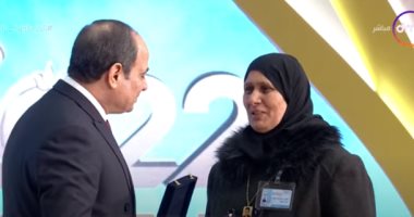 والدة شهيد شرطة: سعدت بمقابلة الرئيس السيسي وهذا حديثى له أثناء التكريم