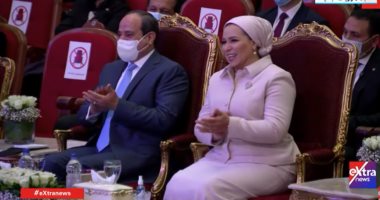 شاهد تفاعل الرئيس السيسى والسيدة قرينته على تعليق الحاجة "مكة" أكبر رائدة ريفية