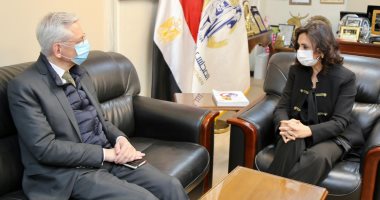 خلال لقائه مايا مرسى.. السفير الفرنسى يشيد بجهود مصر المبذولة فى تمكين المرأة