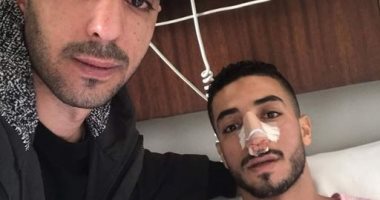 شاهد محمد عبد المنعم مع شقيقه فى أحدث ظهور بعد إجراء جراحة فى الأنف