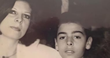 نادر عباسى يحتفل بعيد ميلاد والدته: سنة حلوة يا جميلة.. صور
