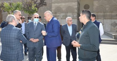 محافظ القاهرة يتفقد أعمال تطوير بمناطق الحسين ومسجد الحاكم