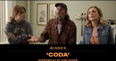 CODA يفوز بجائزة أوسكار أفضل سيناريو مقتبس 