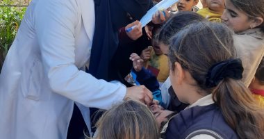 فرق التطعيم ضد شلل الأطفال تنتشر بشمال سيناء لتجريع 53 ألفا و771 طفلا