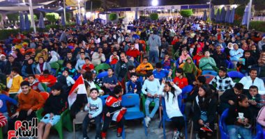 الجماهير تتابع مباراة مصر والسنغال داخل نادي الترسانة .. صور