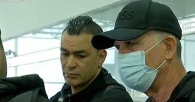 فيديو.. وداع لاعبى المنتخب لـ كيروش قبل مغادرة مطار القاهرة