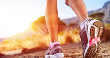 المشي بعد الوجبات مفيد لصحتك.. يحسن الهضم ويساعد على فقدان الوزن