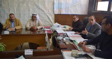 محافظ شمال سيناء يستعرض دور منظمات المجتمع المدنى فى خدمة القرى