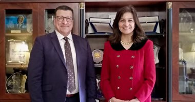 وزيرة الهجرة تستقبل خبيرًا مصريًا بكندا لبحث التعاون فى التحول الرقمى في القطاع الصحى 