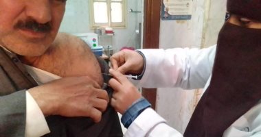 محافظ المنيا: التوسع فى مراكز التطعيم بلقاح فيروس كورونا خلال شهر رمضان